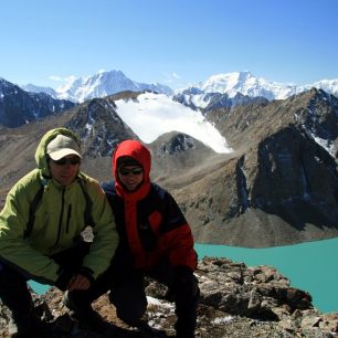 Z trekování v Kyrgyzstánu. Průsmyk a jezero Ala-kol