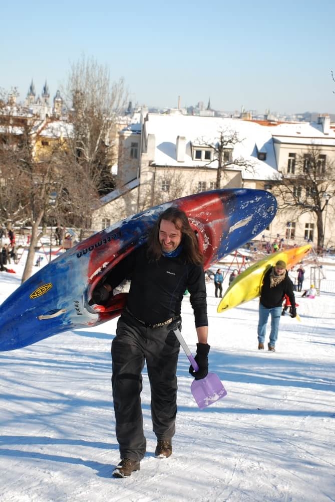 Indián a Pes jdou na start prvního kola