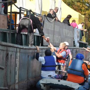 Vodák Výpitek nevynechá jedinou příležitost, jak se dostat k alkoholu