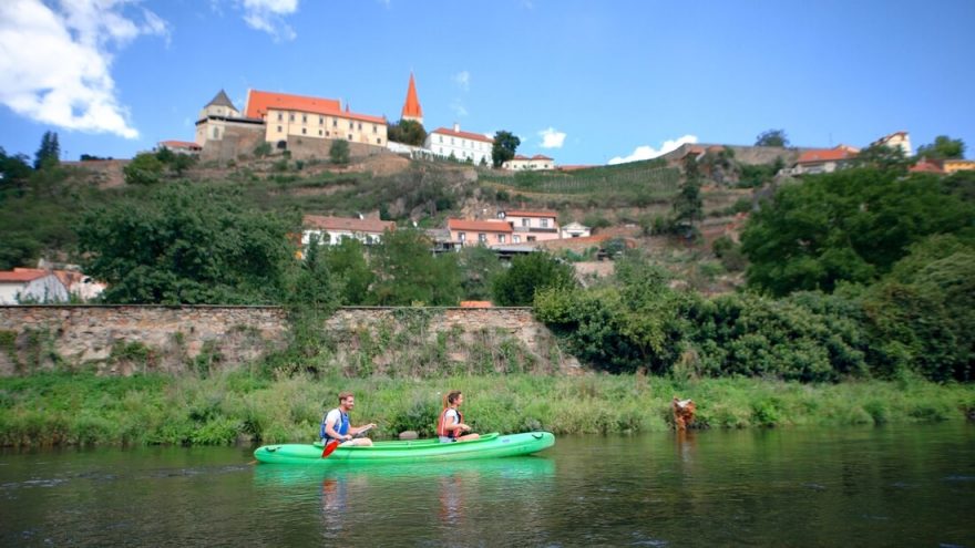 Pohled na Znojmo z kánoe stojí za to