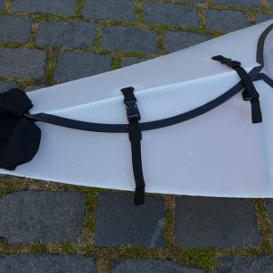 Pohled na zadní palubu kajaku