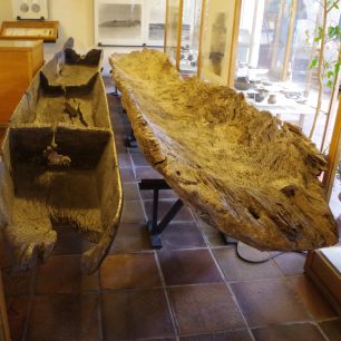 Dlabané kanoe z čelákovického muzea