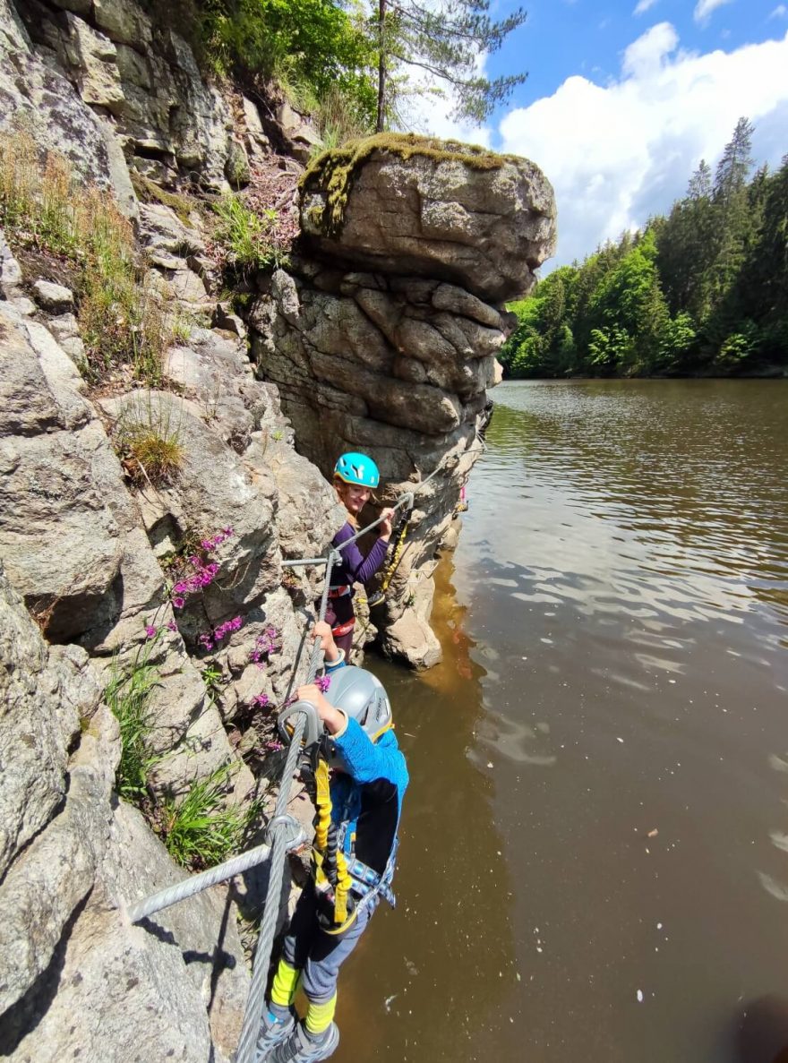 Zajištěná cesta u Hluboké nad Vltavou