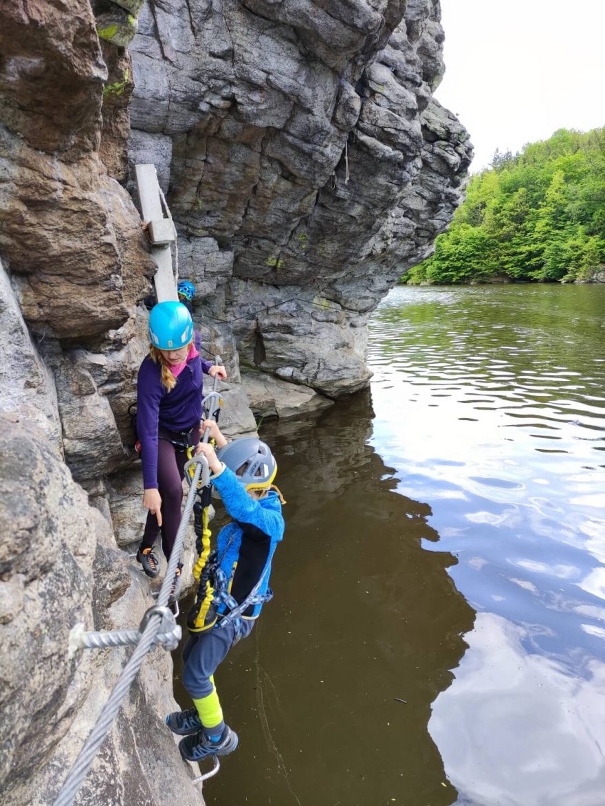 Zajištěná cesta u Hluboké nad Vltavou