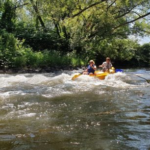 Peřeje na řece vodáka vždy potěší