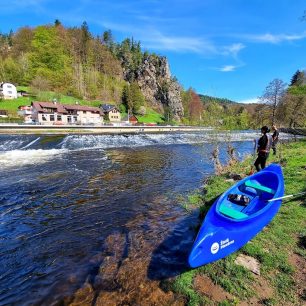 Jizera pod jezem na Malé Skále