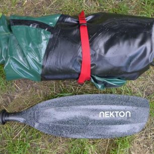 I když se moc nesnažíte, sbalíte packraft do malého balíčku