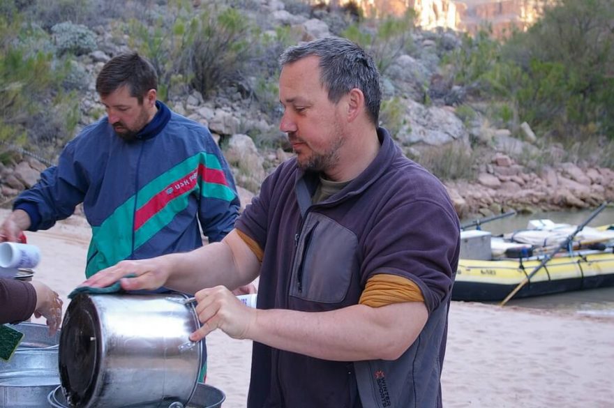 Mytí nádobí na Coloradu