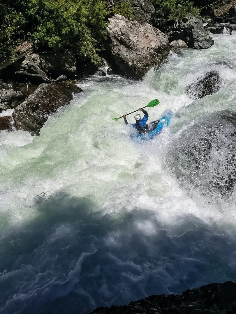 Puesco je skvělá řeka, která sype z kopce asi osm kilometrů. Pořád se pohybujete mezi WW IV–V a za větší vody je Puesco velmi fyzicky náročné. Tradičně se tu pořádají také závody Puesco fest.
