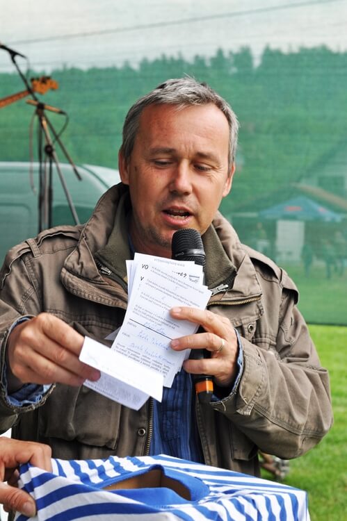 V moderátorské roli