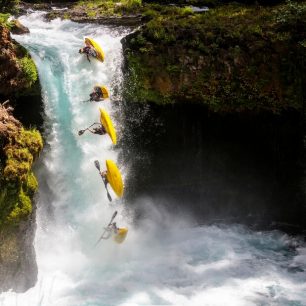 Kombinace freestyle prvků a vodopádů je Aniolova doména. Spirit Falls, Little White Salmon, USA / F: David Sodomka