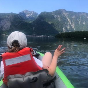 Z Obertraunu do Hallstattu krížom cez jazero.