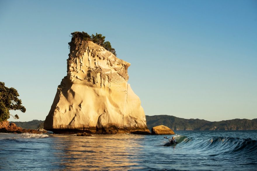 Surfing u Cathedral Cove