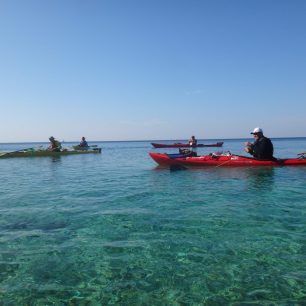 Průzračná voda a slunečno. Na říjen ideální stav.