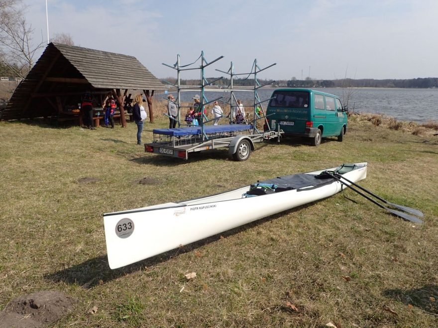 Kanoe našich soupeřů, které jsme zachránili