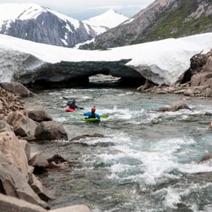 Další sněhový tunel před námi.