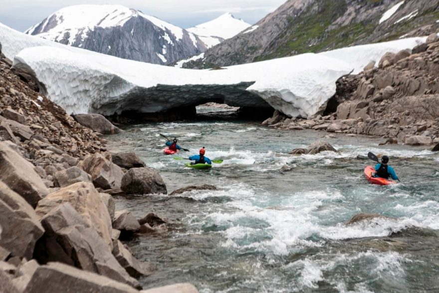 Další sněhový tunel před námi.