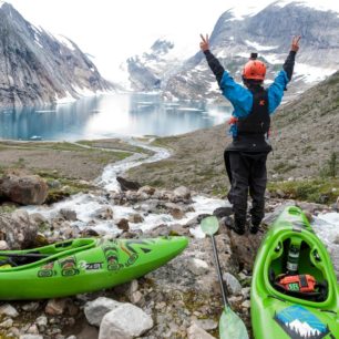 Kdyby byl za celou dobu na řece pouze tento jediný výhled, rozhodně by to stálo za to. Jsme zhruba v polovině úseku a řeka odtud vytéká se značně větším objemem vody.