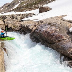 Jedna z peřejí na úplném začátku řeky.