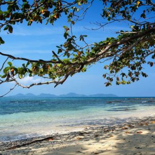 Na obzoru ostrov Ko Kradan, moje další zastávka.