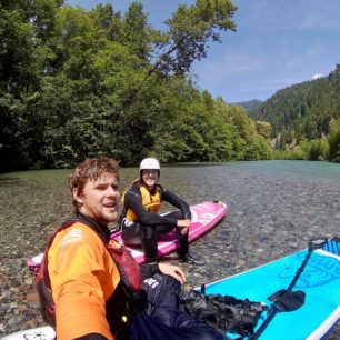 Svačina je nedílnou součástí každého výletu. A pozor, když víte kam zajít, i v Kanadě seženete nefalšovaný Tatranky.