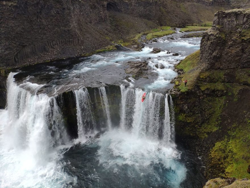 Autor článku při druhosjezdu Axlarfossu ve vnitrozemí Islandu.