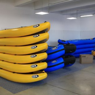 Po kompletaci lodě prochází týdenní tlakovou zkouškou.