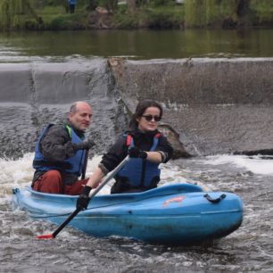 Čistit je možno z lodí, ale vítáni jsou také pěší