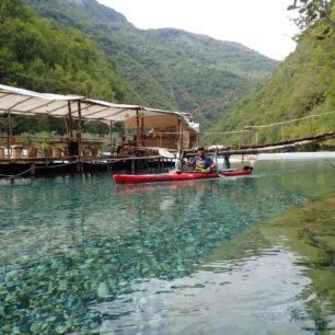 Jedna z mála osvěžoven u vody. Bohužel bez obsluhy.