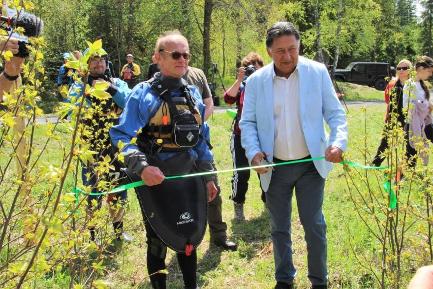 Pásku přestřihl slovenský ministr životního prostředí Ján Budaj.