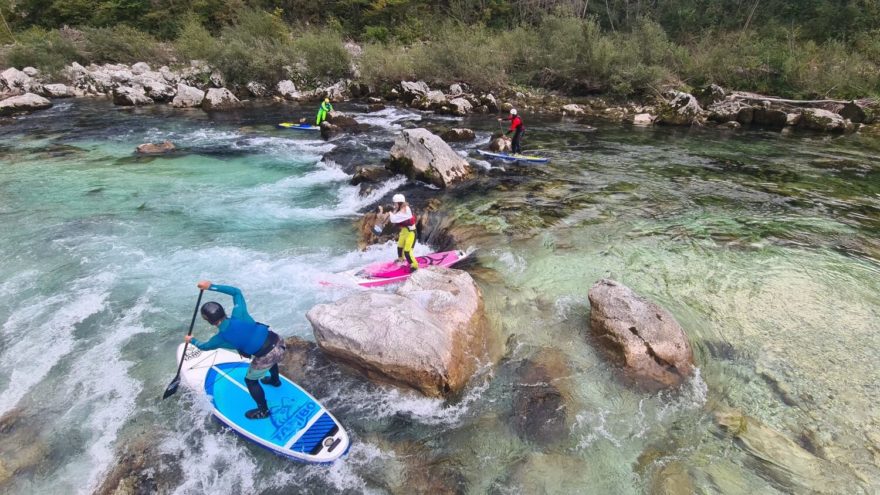 Technických průjezdů je na Soče nekonečno.