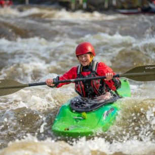Na kajaku učíme začátečníky i pokročilé.