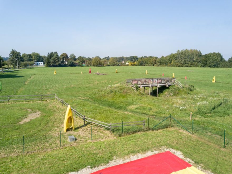 Pohled na část kempu určenou pro stany.