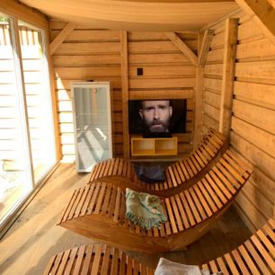 Sauna. Pro ochlazení je nejlepší zajít přímo do řeky.