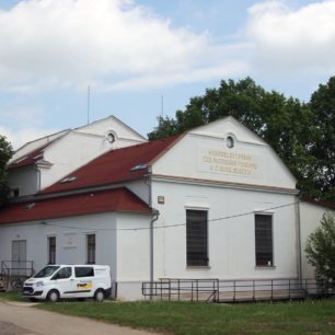Laminex sídlí v areálu bývalé vodní elektrárny v Českém Vrbném u Českých Budějovic od roku 1998.