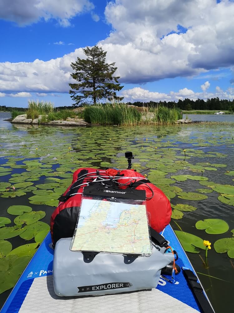 Průliv u ostrova Kållandsö.