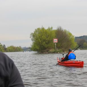 Vyplatí se rozumět plavebním značkám.