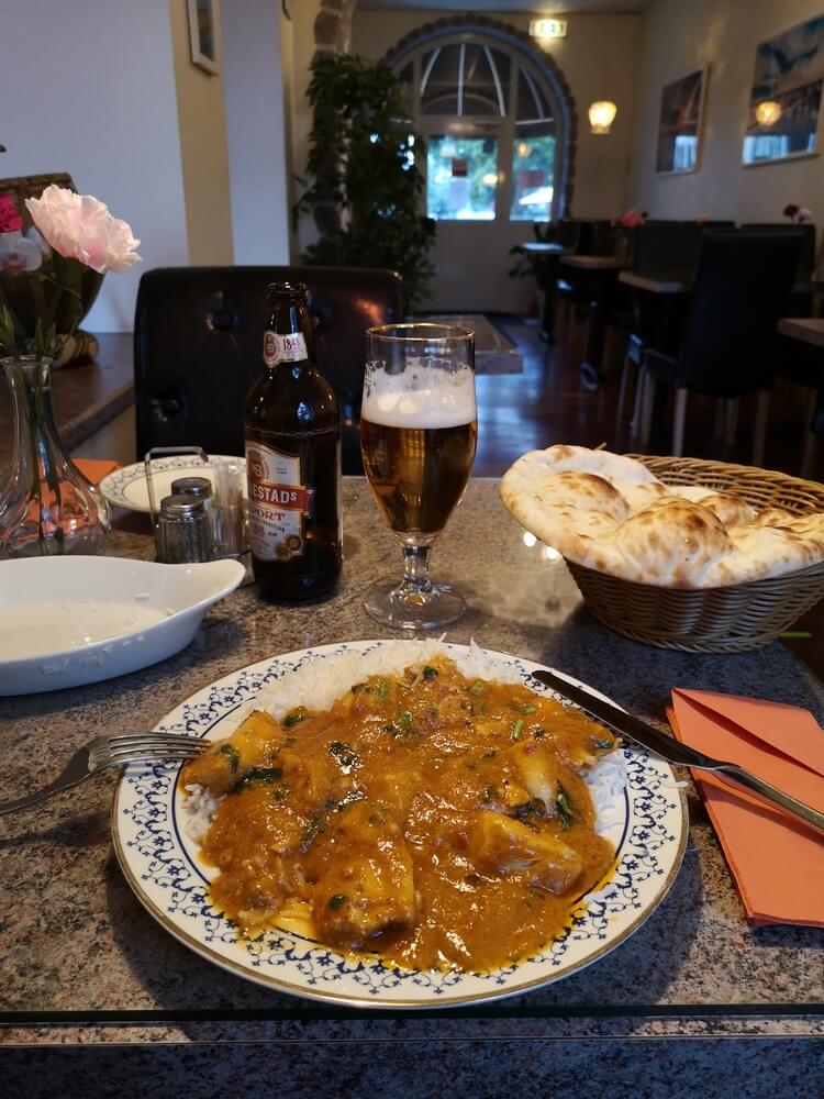 Když ujede poslední vlak, je nejlepší to zajíst a zapít.