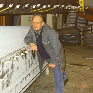 Toni Prijon starší v Rosenheimské výrobně, rok 1998.