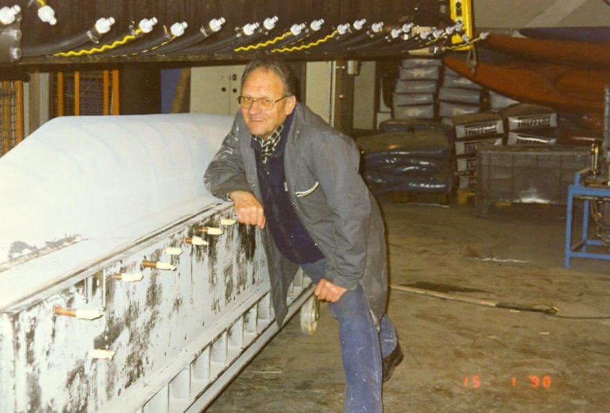 Toni Prijon starší v Rosenheimské výrobně, rok 1998.