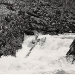 Kamenice sjezd. Soutěska pod Návarovem.