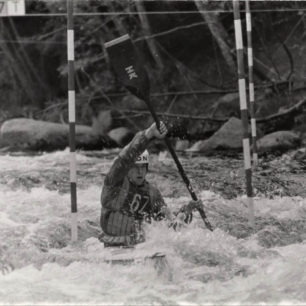 Kamenice, spálovská trať pod železničním mostem.