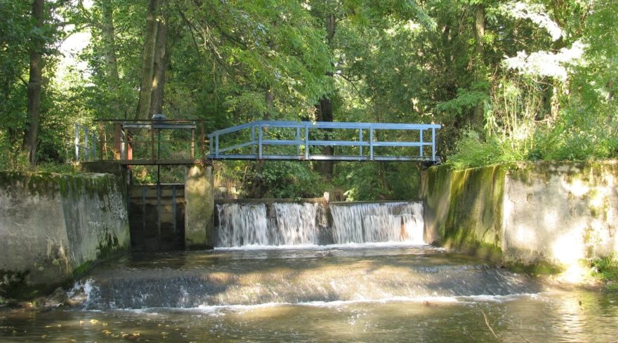 Jez před Novou Hradečnou (ř. km 31,4)