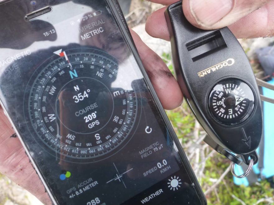 Co je přesné? iPhone nebo starý kompas? Samozřejmě kompas, ale rozdíl je brutální.