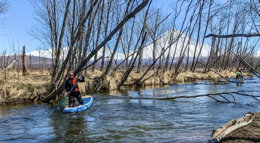 I zde se člověk setká s padlými stromy, které je třeba řešit.