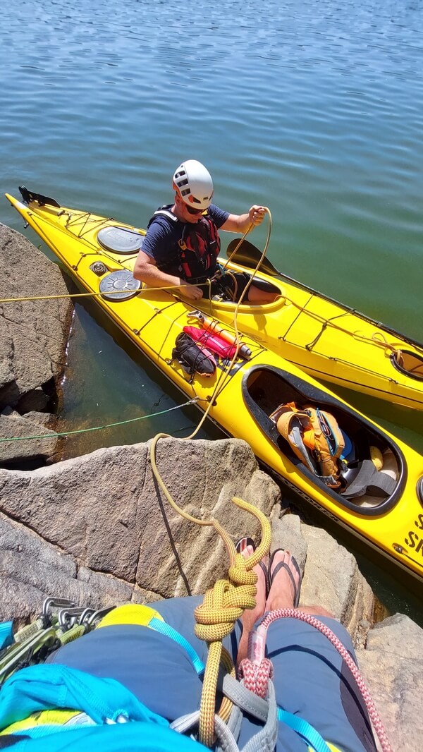 Honza se jako jistič neobtěžoval s vystupováním z kajaku.