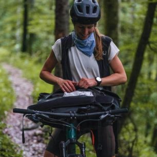 V batozích řady Atrack se snadno zorientujete díky dlouhému zipu.