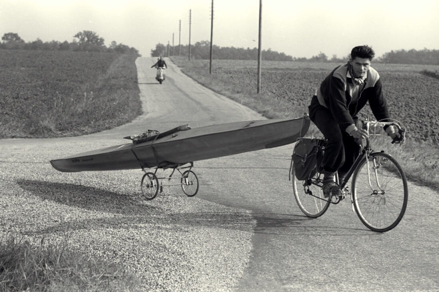 Cesta na trénink v roce 1954.