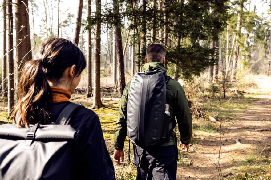 Elegantní Atrack Metrosphere patří do lesa i na obchodní jednání.