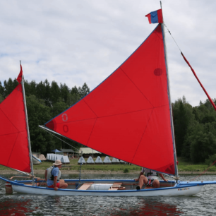 Oplachtění devítikanoe.